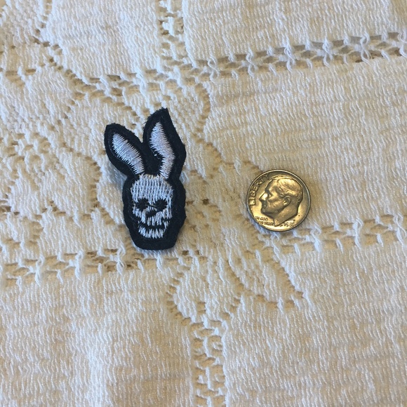 Cute love and skull rabbit pins - Picture 3 of 4